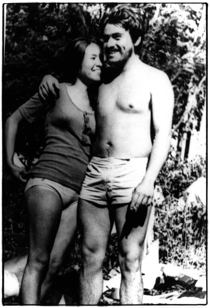Junto a su esposa. Museo de la Memoria