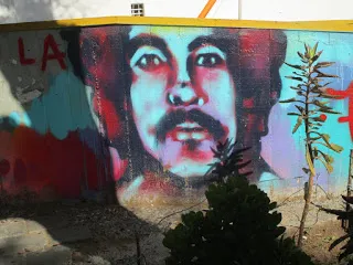 http://desmonumentar-monumentar.blogspot.com/