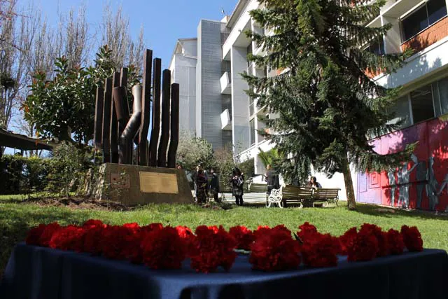 upla.cl  - Homenaje 