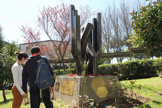 upla.cl  - Homenaje 
