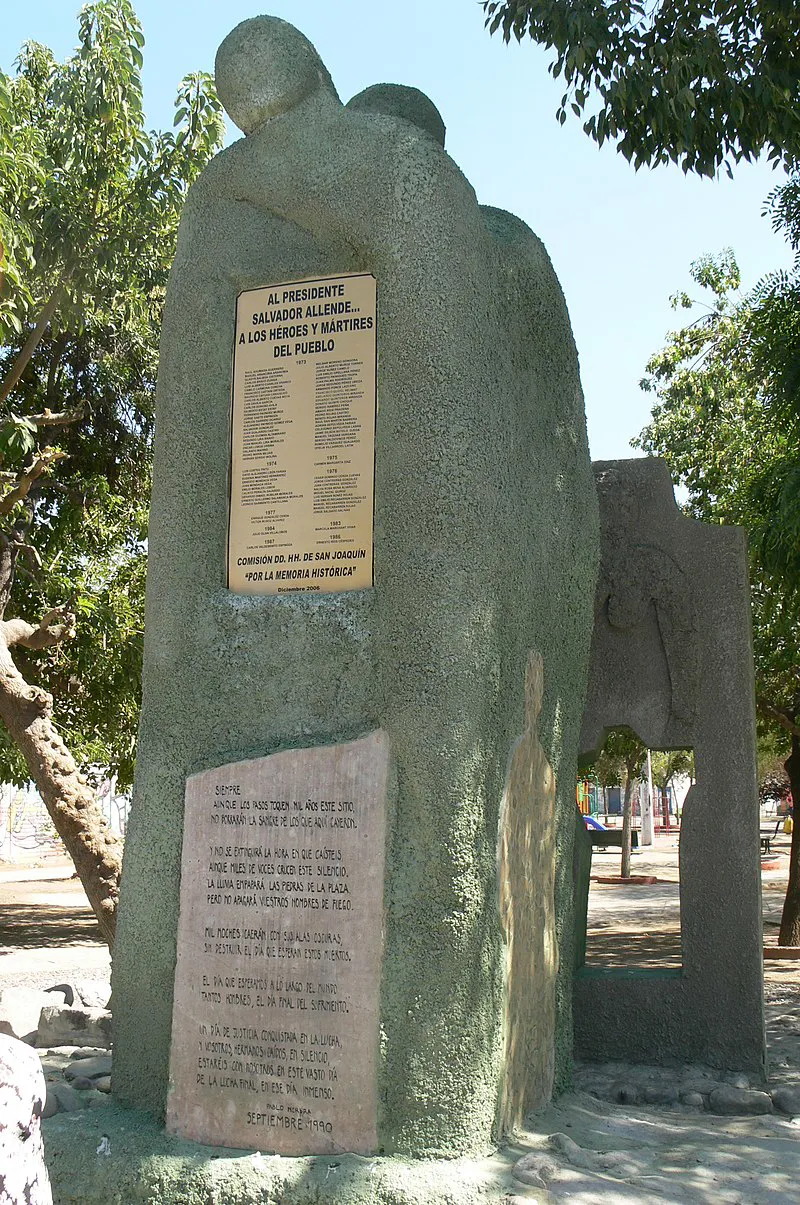 Plaza Salvador Allende , La Legua