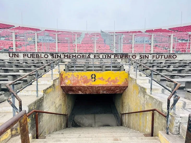 Estadio Nacional Placa Homenaje